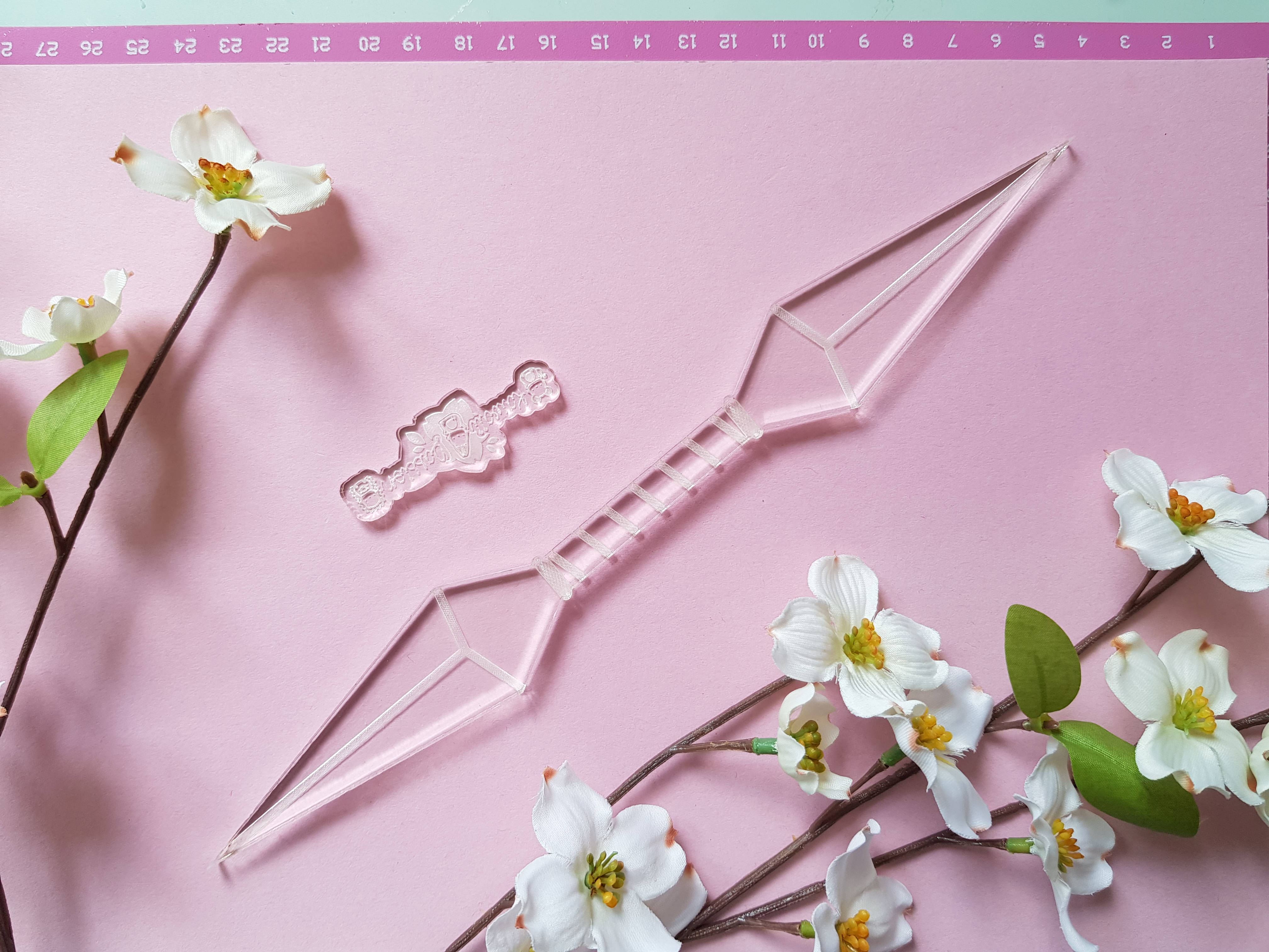 Twin Kunai, Solid